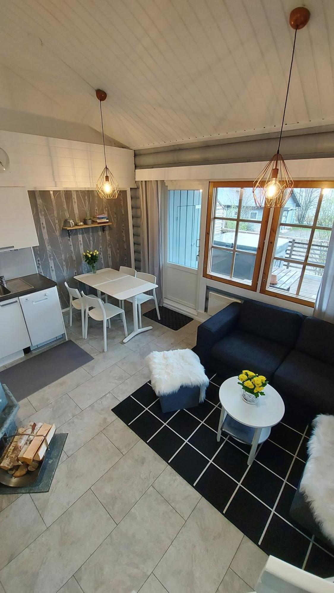 Soepoe Moekki Himoksella Palveluiden Vieressae Villa Jämsä Exterior foto
