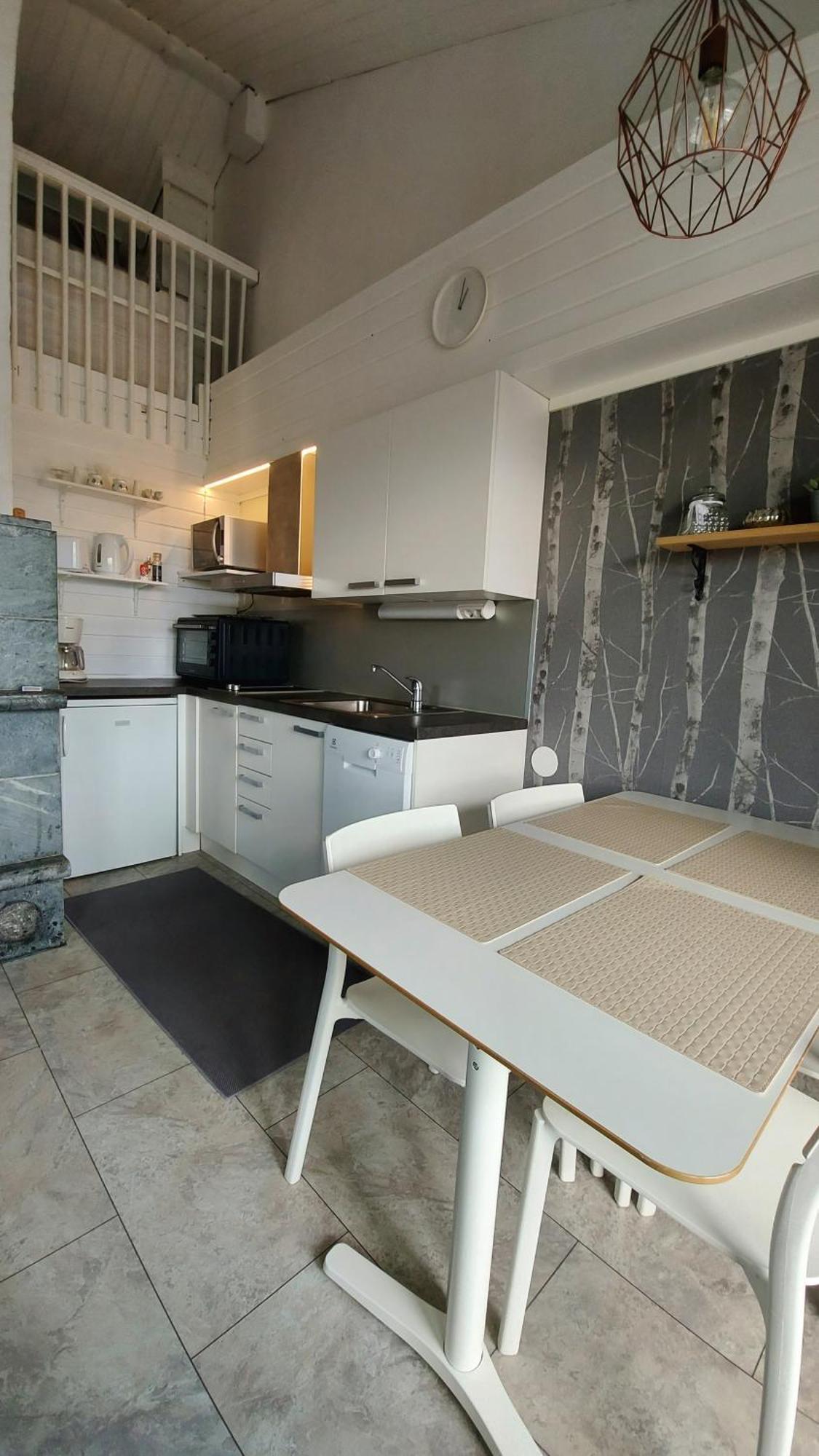 Soepoe Moekki Himoksella Palveluiden Vieressae Villa Jämsä Exterior foto