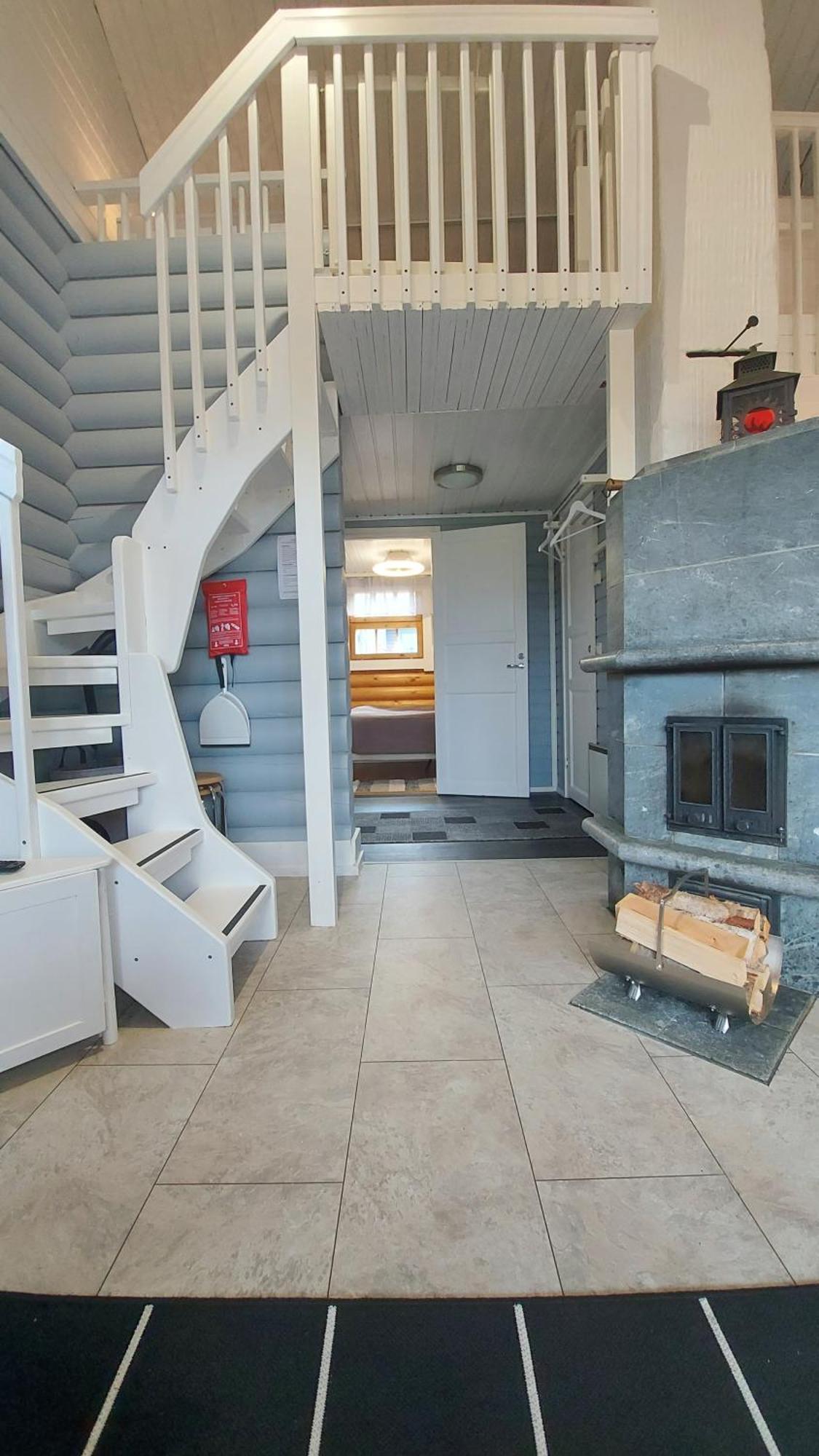 Soepoe Moekki Himoksella Palveluiden Vieressae Villa Jämsä Exterior foto